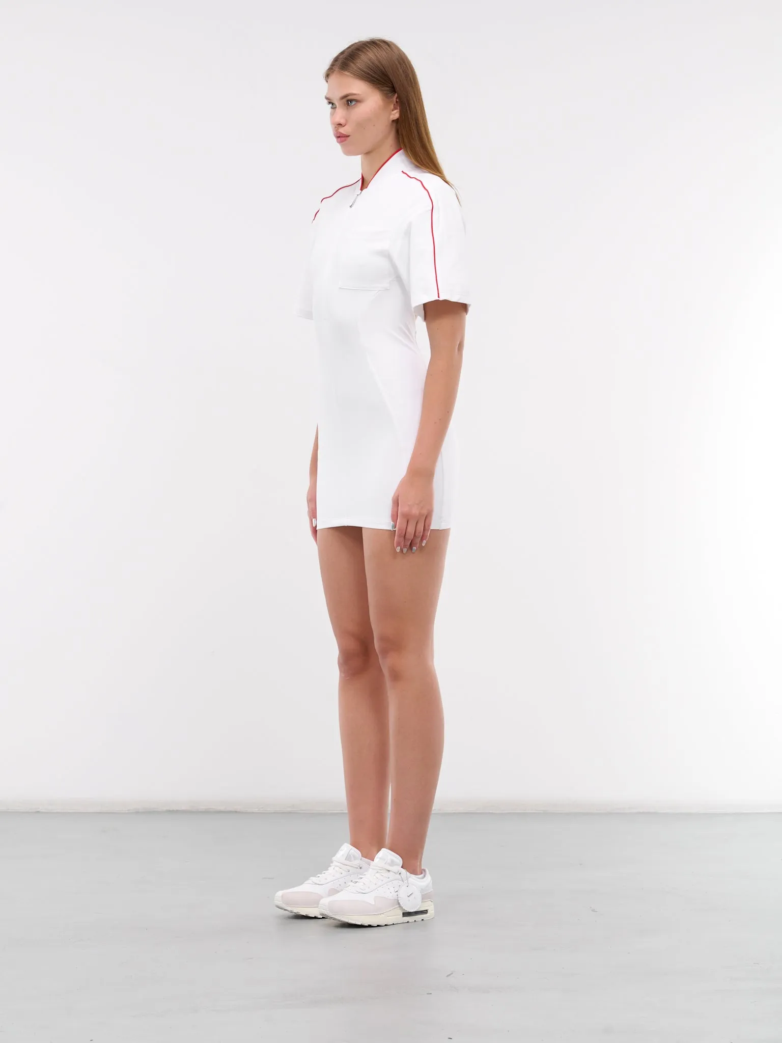 Jacquemus La Robe T-Shirt (FV5682-100-WHITE-UNIVERSITY-RE)