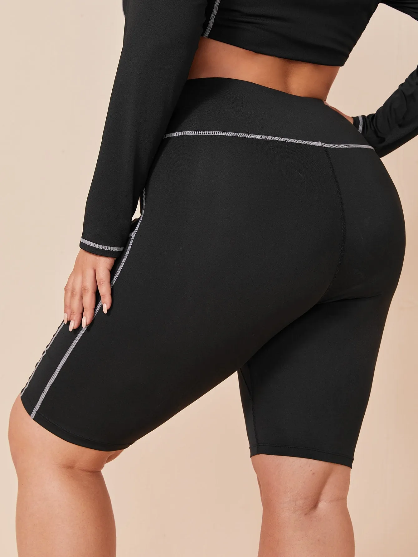 Plain Contrast Binding High Waist Plus Size Sports Shorts